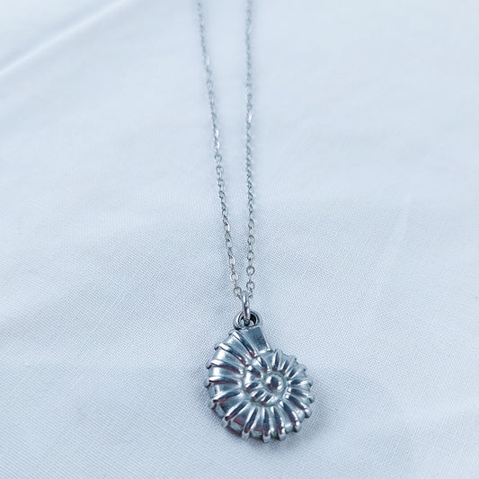 Colar de Aço Inoxidável com Amonite